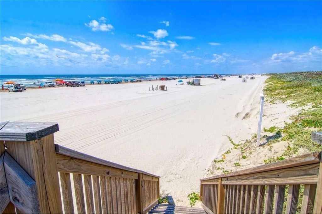 630 Sunset Ave, Port Aransas, TX 78373 — photo 4