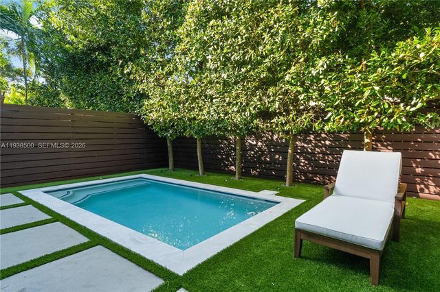 3072 Indiana St 3072, Coconut Grove, FL 33133