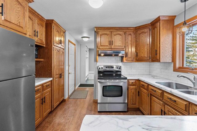 236 ELK COURT, Green Bay, WI 54302