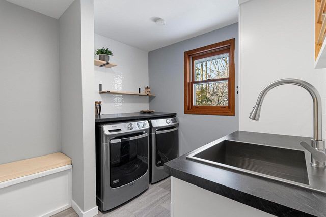 236 ELK COURT, Green Bay, WI 54302