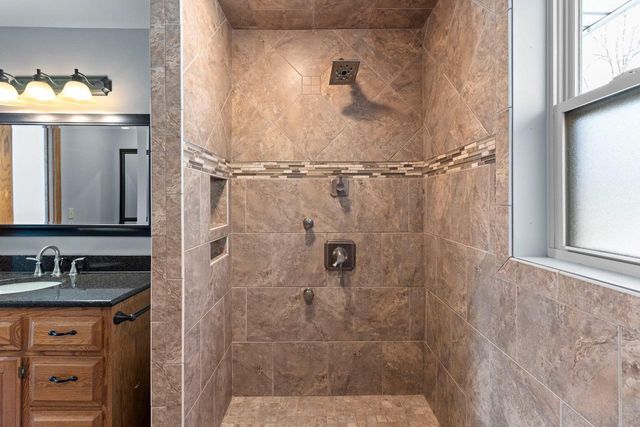 236 ELK COURT, Green Bay, WI 54302