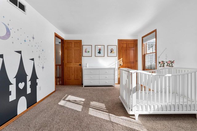 236 ELK COURT, Green Bay, WI 54302