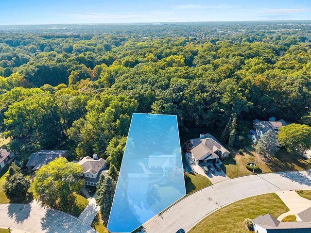 236 ELK COURT, Green Bay, WI 54302