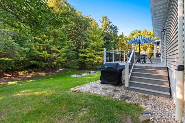 236 ELK COURT, Green Bay, WI 54302