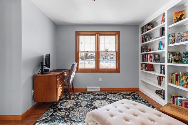 236 ELK COURT, Green Bay, WI 54302