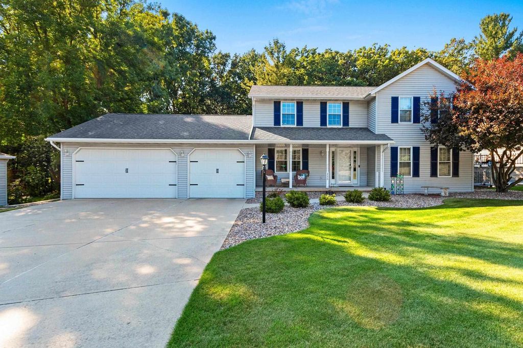 236 ELK COURT, Green Bay, WI 54302