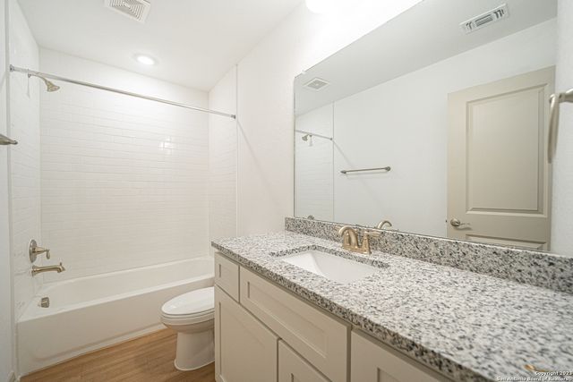 13513 Tulipwood Nook Unit 102, San Antonio, TX 78253