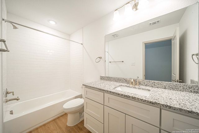 13513 Tulipwood Nook Unit 102, San Antonio, TX 78253