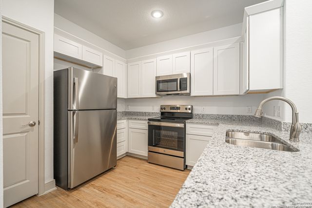 13513 Tulipwood Nook Unit 102, San Antonio, TX 78253