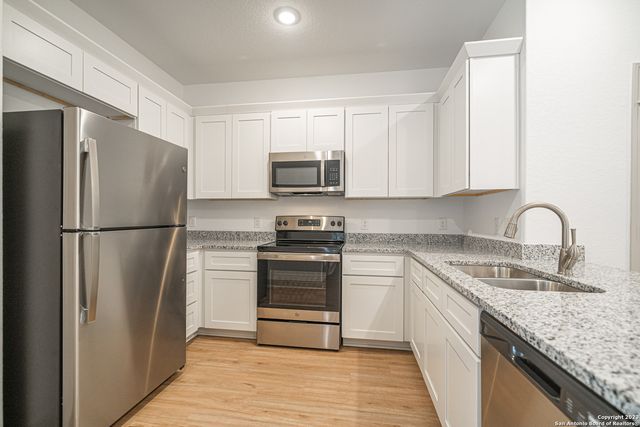 13513 Tulipwood Nook Unit 102, San Antonio, TX 78253