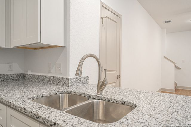 13513 Tulipwood Nook Unit 102, San Antonio, TX 78253