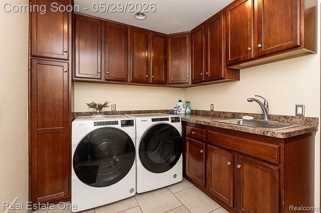 1171 Springwood Lane, Rochester Hills, MI 48309