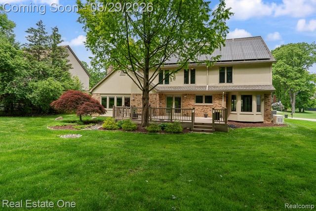 1171 Springwood Lane, Rochester Hills, MI 48309