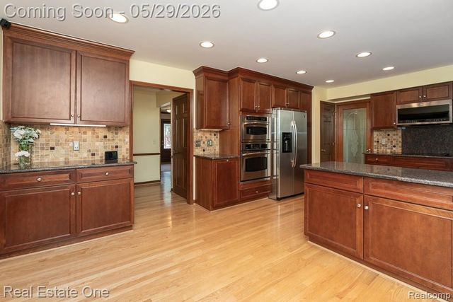 1171 Springwood Lane, Rochester Hills, MI 48309