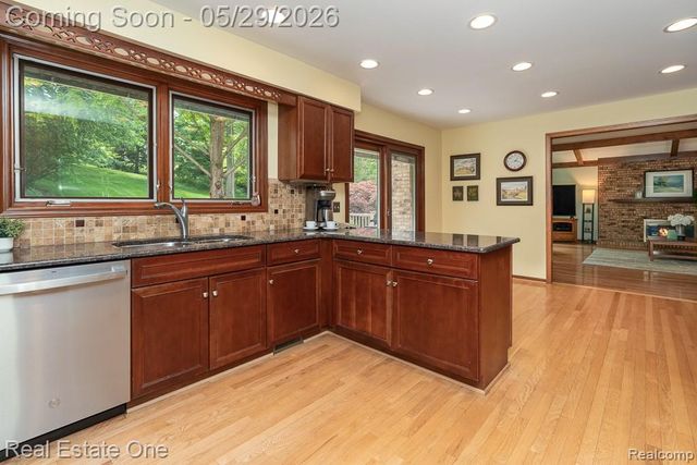 1171 Springwood Lane, Rochester Hills, MI 48309