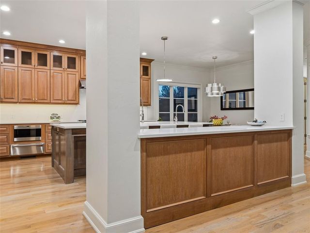 1115 Cumberland Court, Nichols Hills, OK 73116