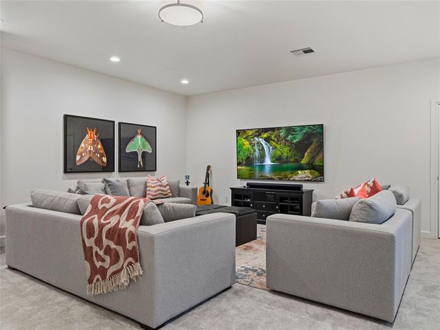 1115 Cumberland Court, Nichols Hills, OK 73116