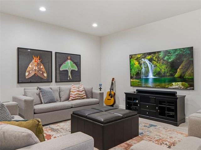 1115 Cumberland Court, Nichols Hills, OK 73116
