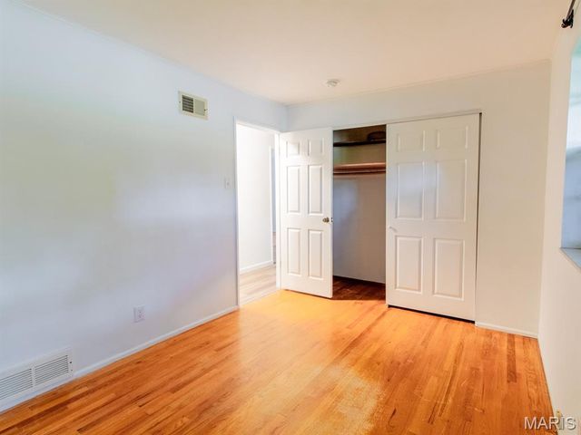 8700 S Laclede Station Road, Unincorporated, MO 63123
