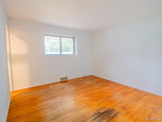 8700 S Laclede Station Road, Unincorporated, MO 63123