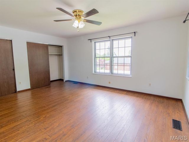 8700 S Laclede Station Road, Unincorporated, MO 63123