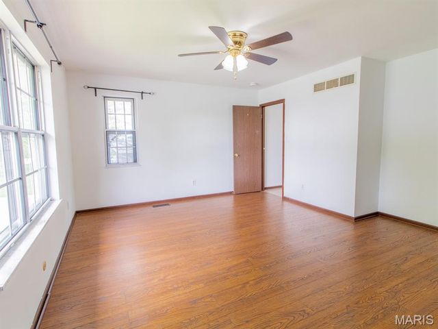 8700 S Laclede Station Road, Unincorporated, MO 63123