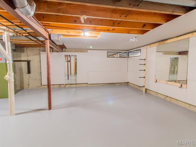 8700 S Laclede Station Road, Unincorporated, MO 63123