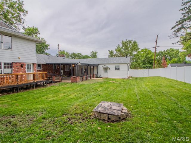 8700 S Laclede Station Road, Unincorporated, MO 63123