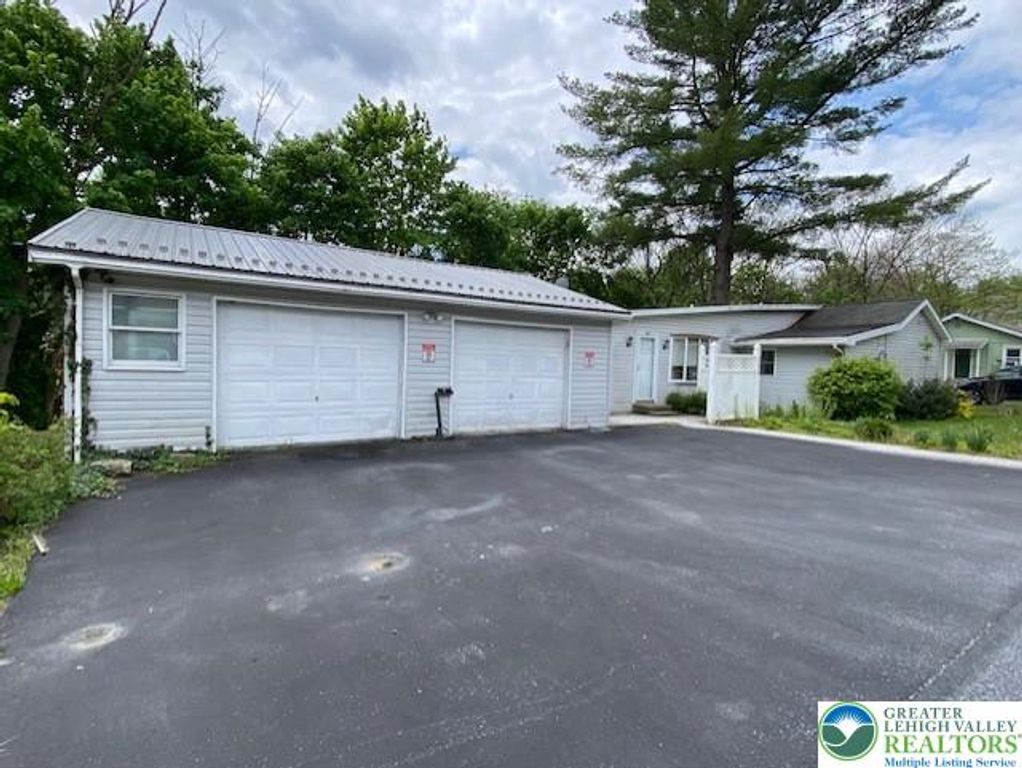 2236 Hillside Road, Slatington Boro, PA 18080