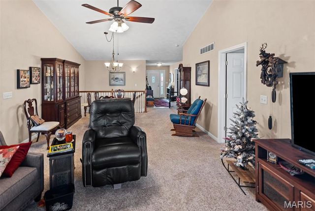 2759 E B Street Road, Belleville, IL 62221