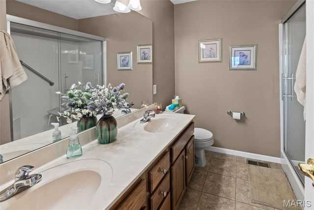 2759 E B Street Road, Belleville, IL 62221