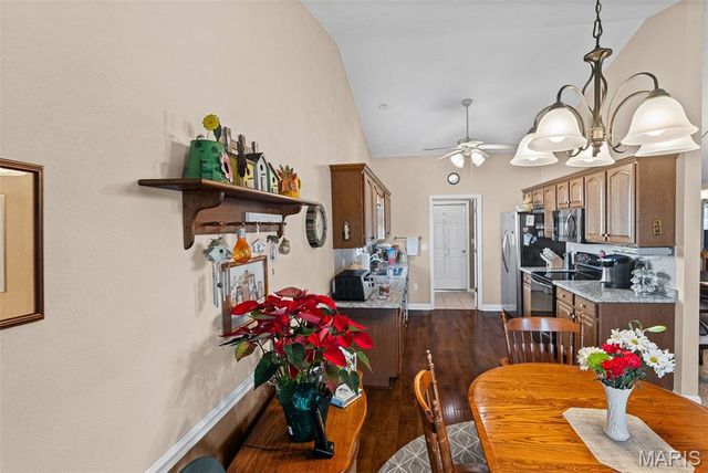 2759 E B Street Road, Belleville, IL 62221