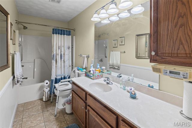 2759 E B Street Road, Belleville, IL 62221