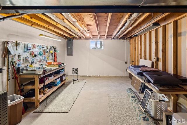 2759 E B Street Road, Belleville, IL 62221