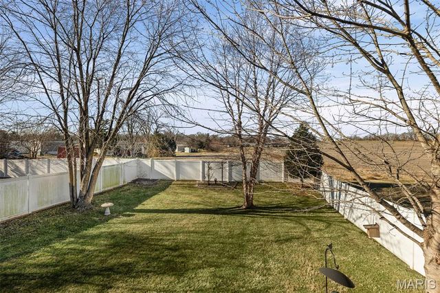 2759 E B Street Road, Belleville, IL 62221