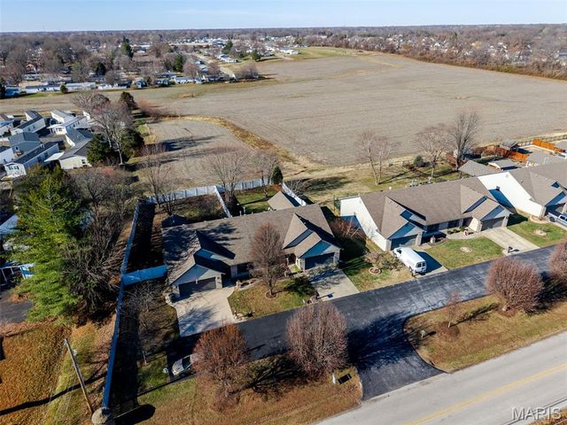 2759 E B Street Road, Belleville, IL 62221