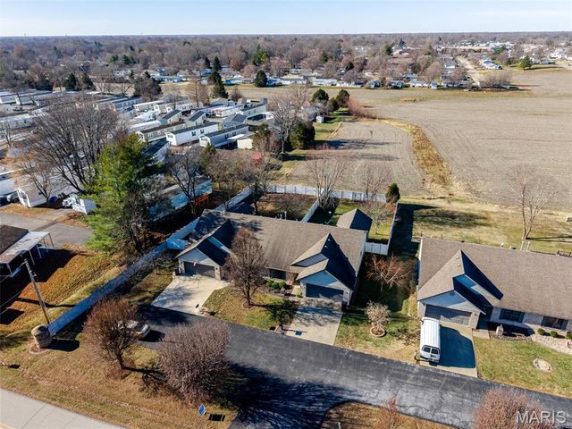 2759 E B Street Road, Belleville, IL 62221