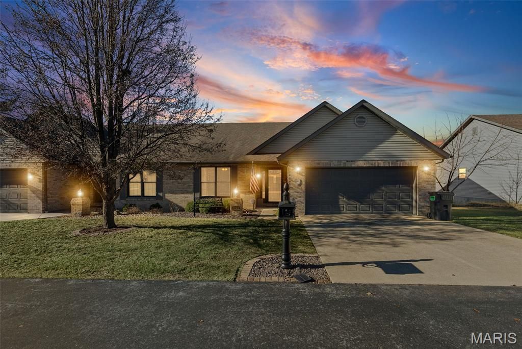 2759 E B Street Road, Belleville, IL 62221