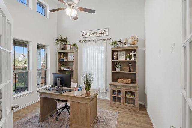 1041 Legacy Oaks, Joshua, TX 76058