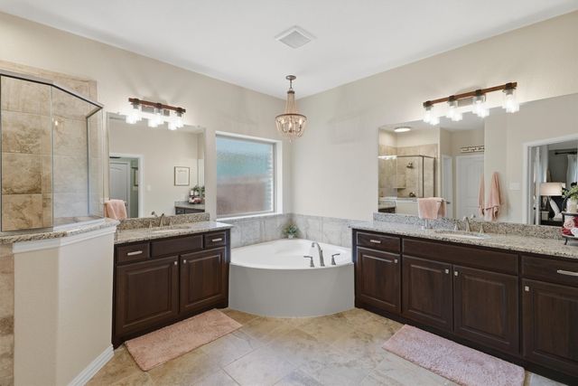1041 Legacy Oaks, Joshua, TX 76058