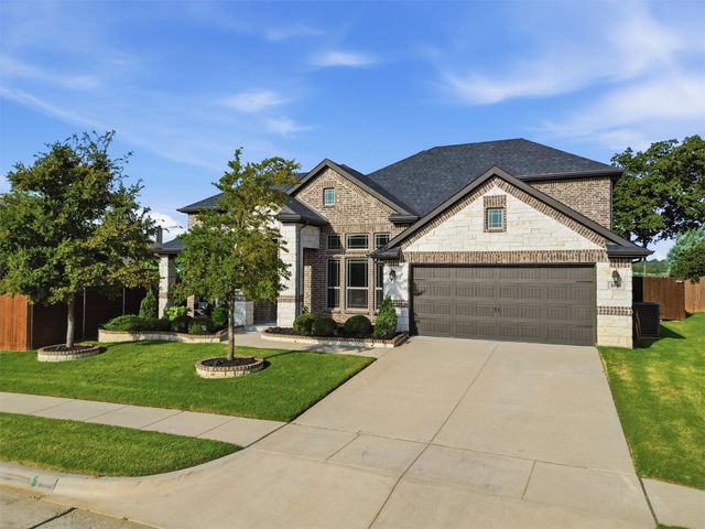 1041 Legacy Oaks, Joshua, TX 76058