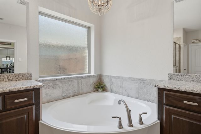 1041 Legacy Oaks, Joshua, TX 76058