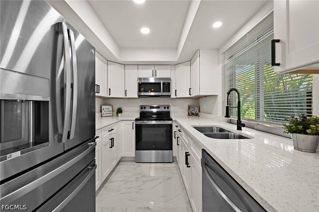1614 NE 6th TER, Cape Coral, FL 33909