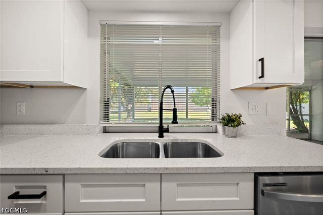 1614 NE 6th TER, Cape Coral, FL 33909