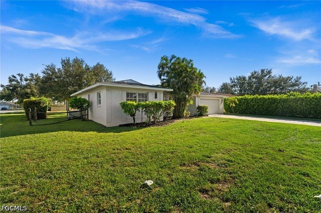 1614 NE 6th TER, Cape Coral, FL 33909