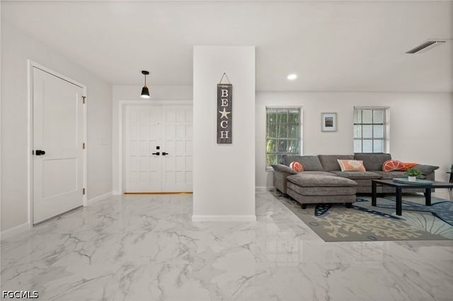 1614 NE 6th TER, Cape Coral, FL 33909