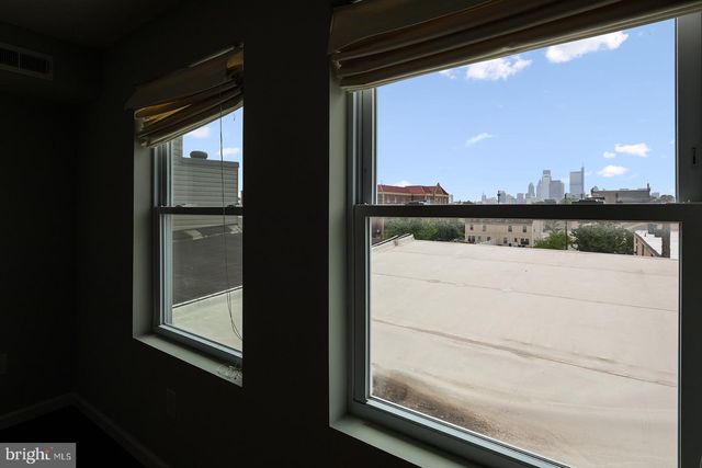 1945 NICHOLAS ST, Philadelphia, PA 19121