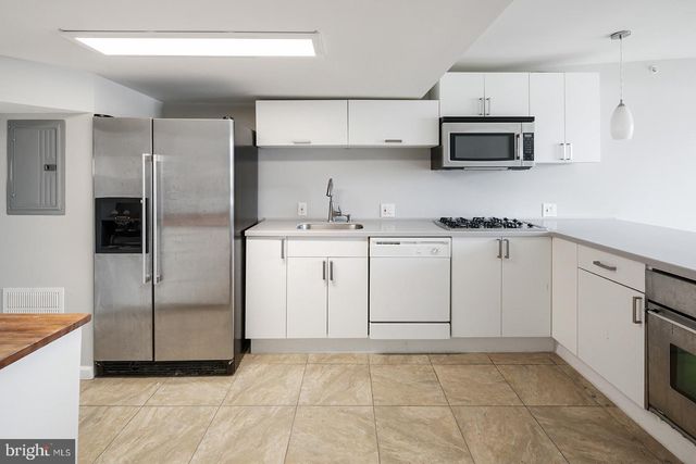 1945 NICHOLAS ST, Philadelphia, PA 19121