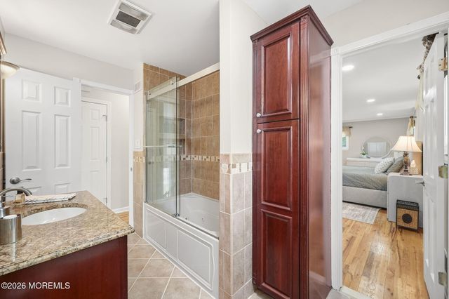 7 Saratoga Drive, Manalapan, NJ 07726