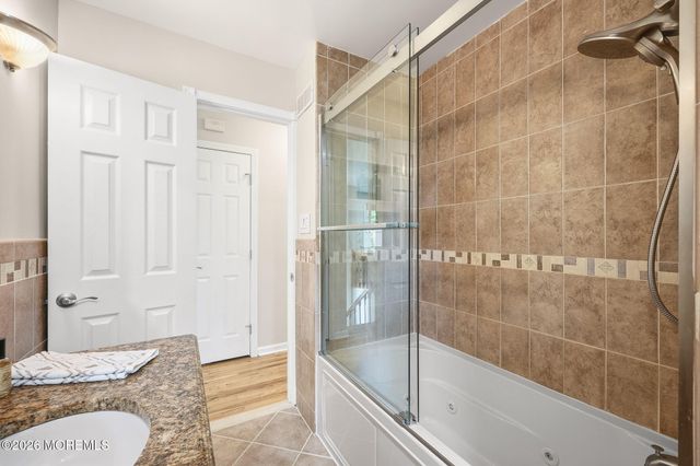 7 Saratoga Drive, Manalapan, NJ 07726